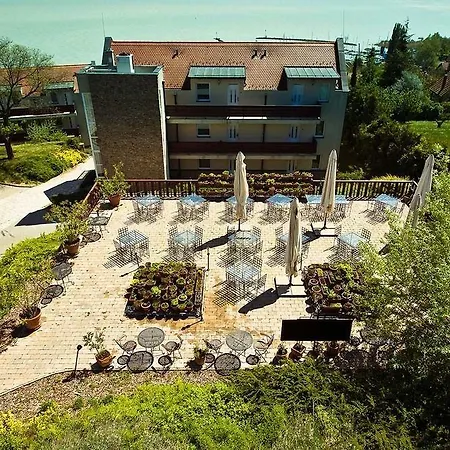 Hotel Echo 3*